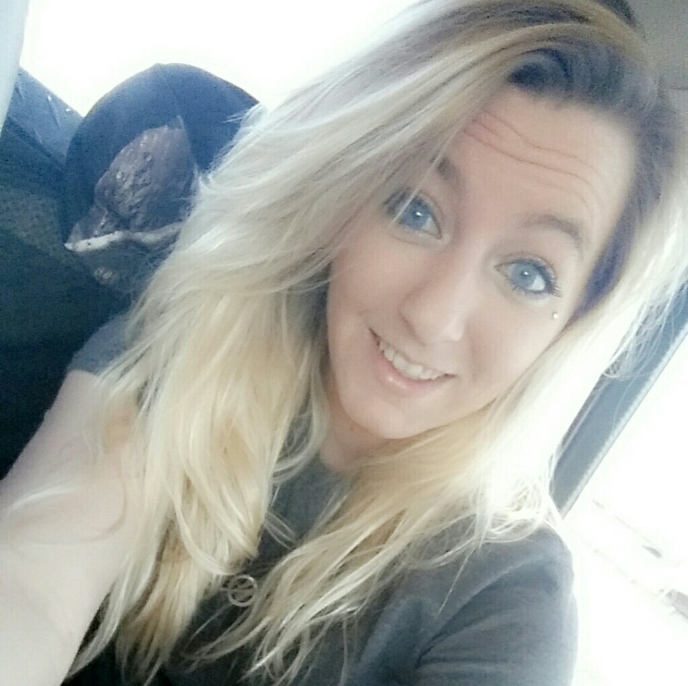 Meet your Posher, Brittni