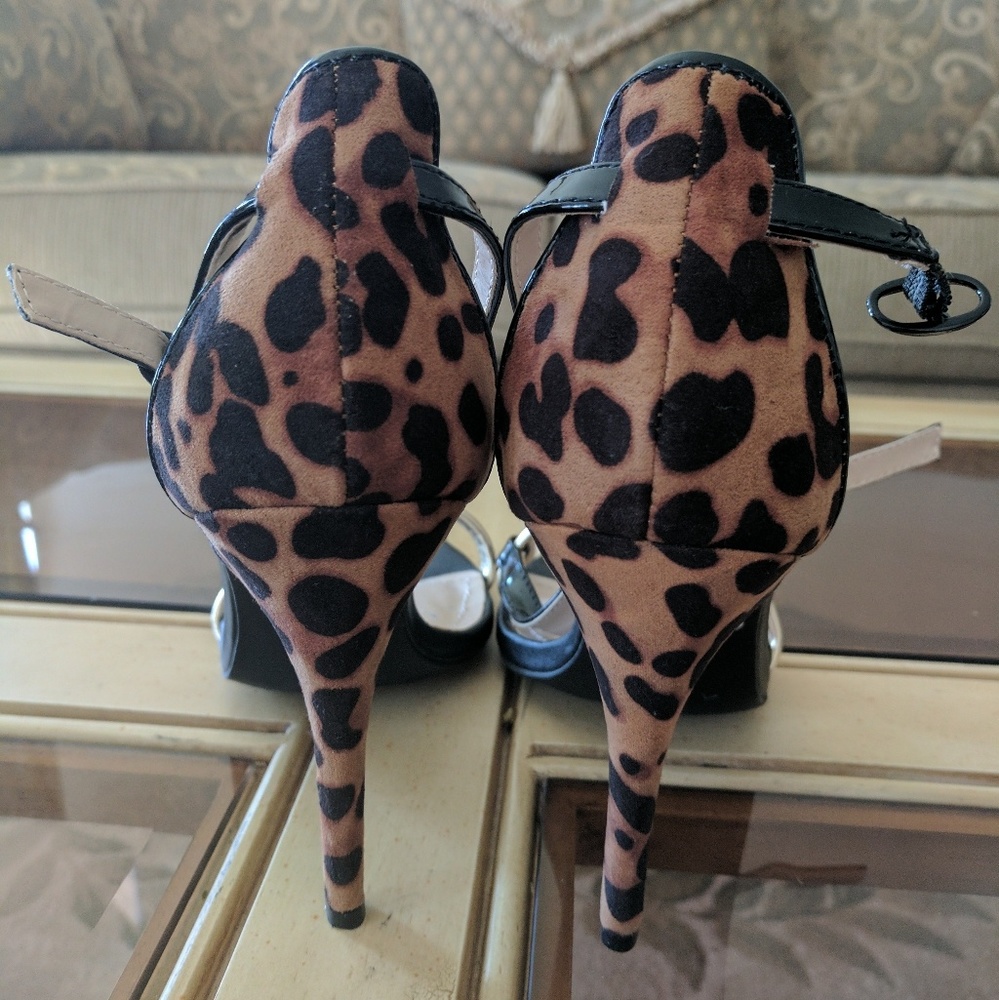 Shoes - Picture 2 of 4
