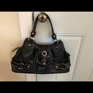 Guess Black purse. Nice space. Guess Black purse