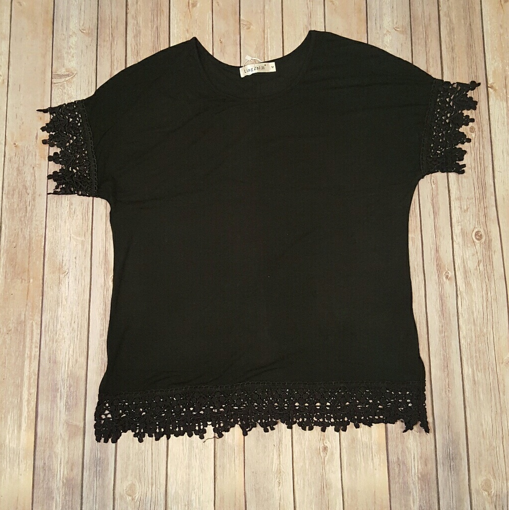 The perfect lace trim top!