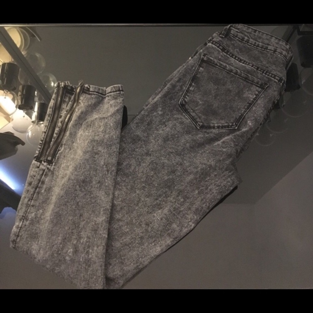 Forever 21 Gray Acid Skinny Jeans Size 27