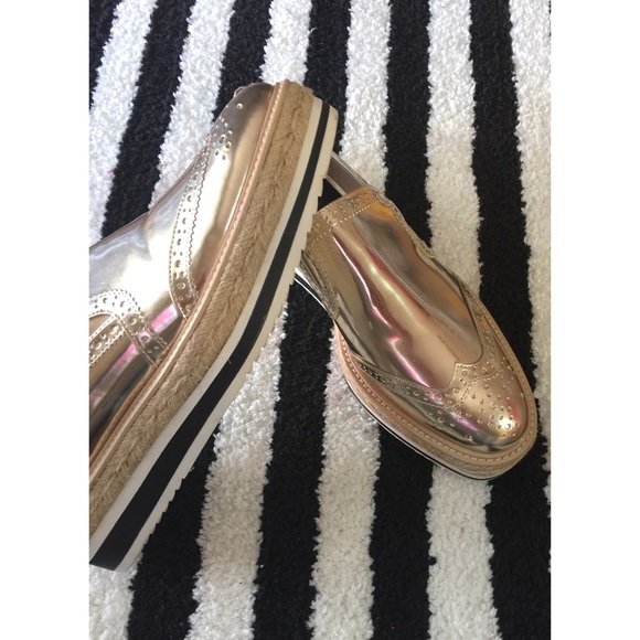 Zara Woman/Gold - Picture 3 of 4