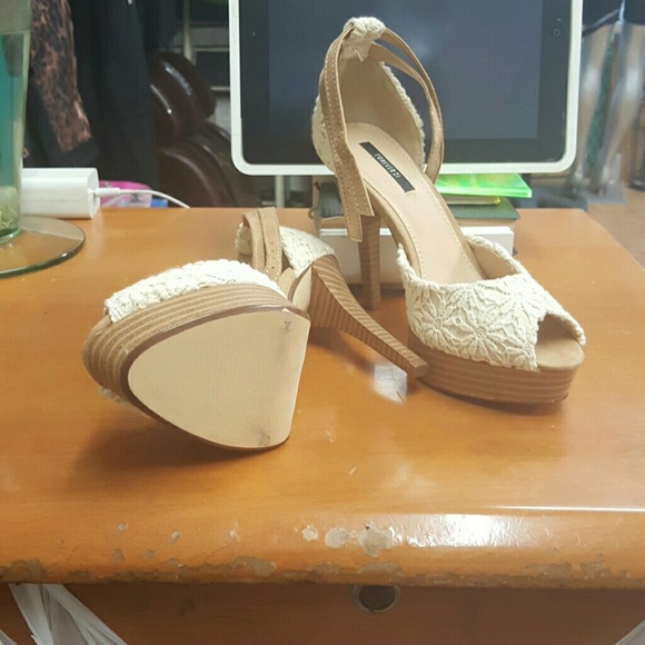 Pumps - Picture 2 of 3