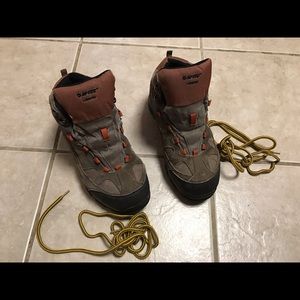 Hi-Tec Hicking Boots. Boys. Jr hickers Waterproof.