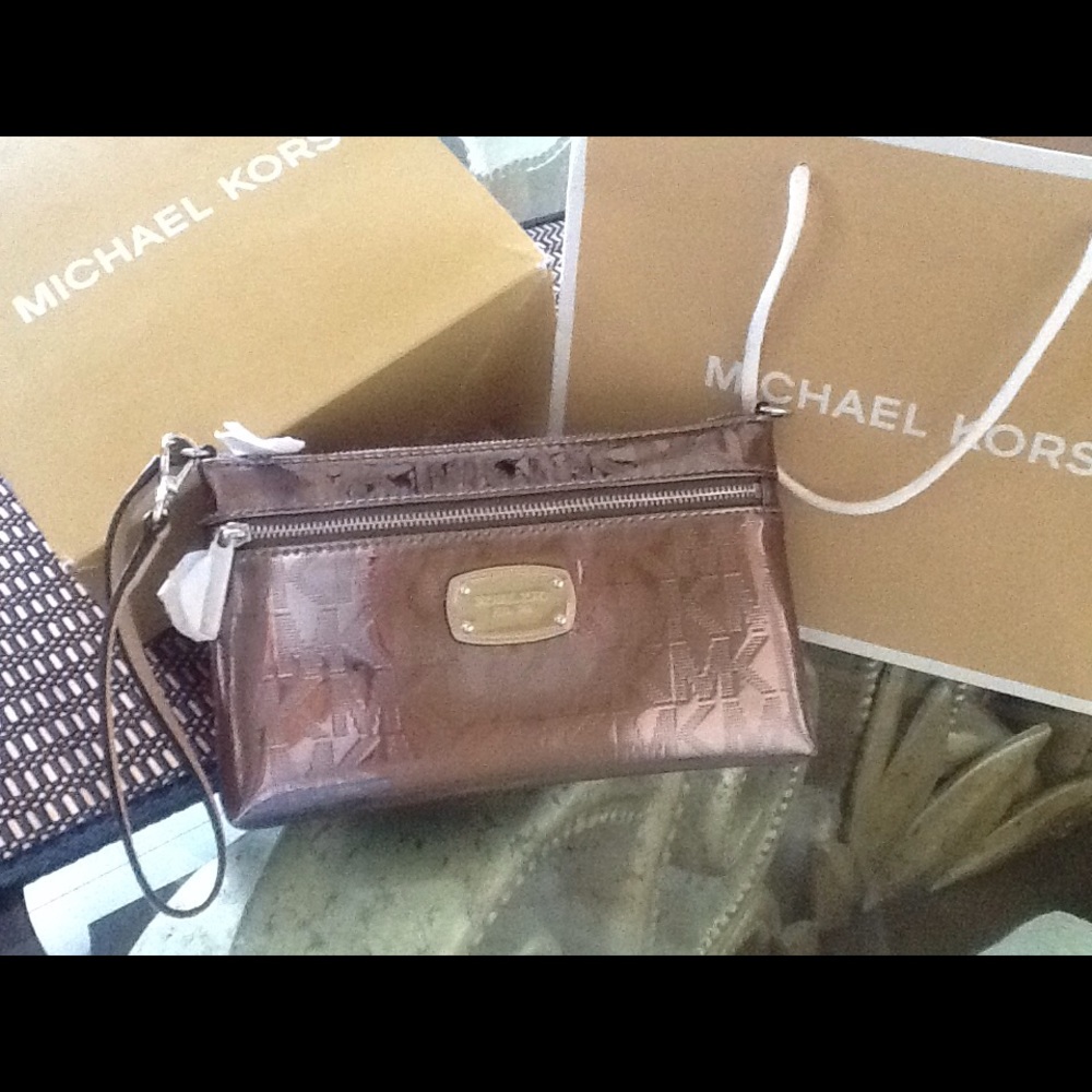Michael Kors - metallic leather wristlet