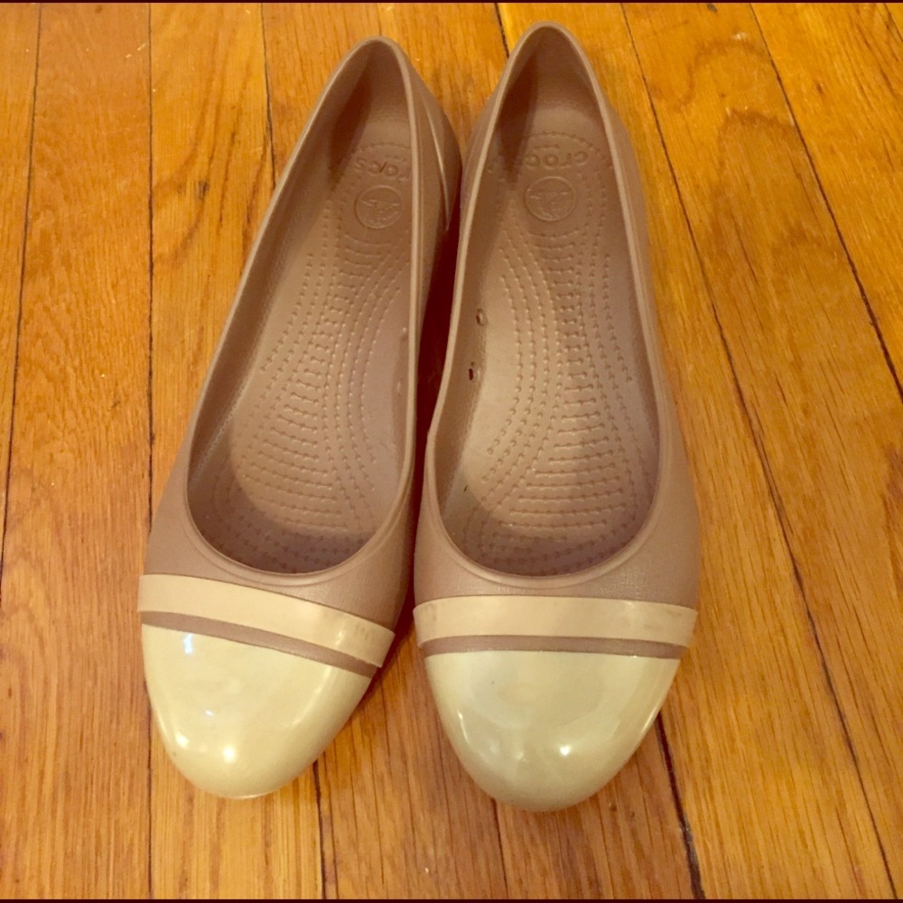 Cute and comfy Crocs flats
