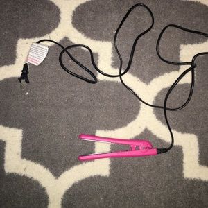 BNY travel size straightener