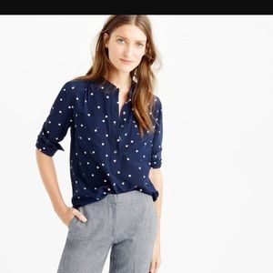 Navy silk popover top w dots. Size 6