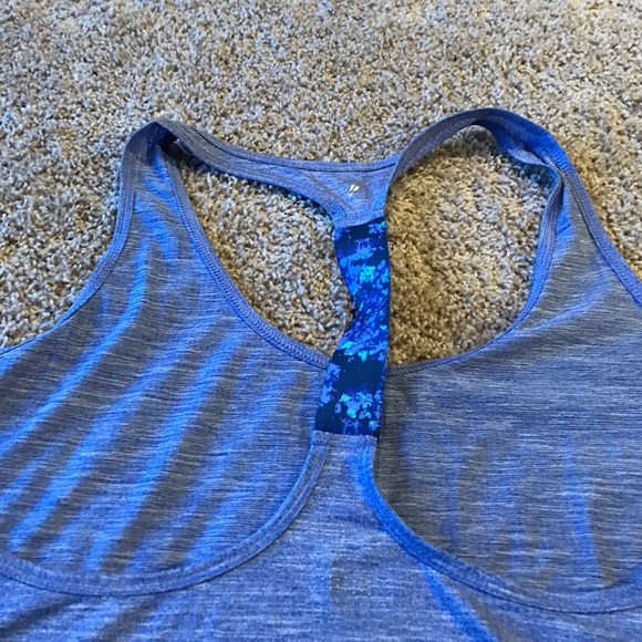 Workout tank top - Picture 2 of 3