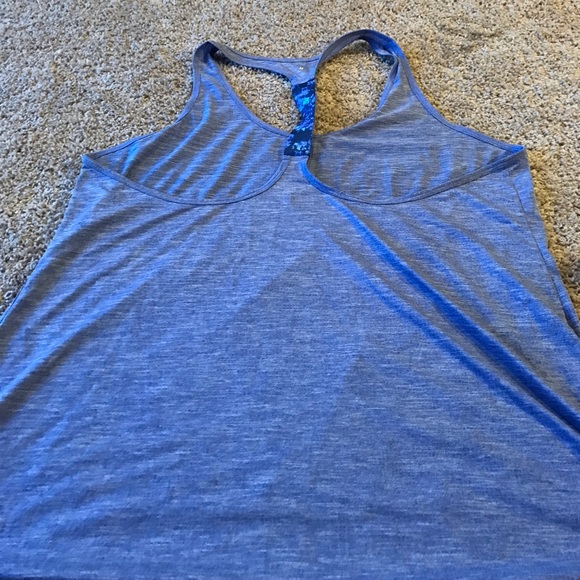 Workout tank top - Picture 3 of 3