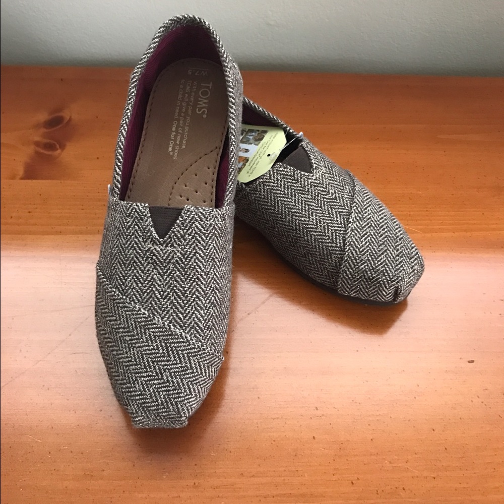 Toms Shoes
