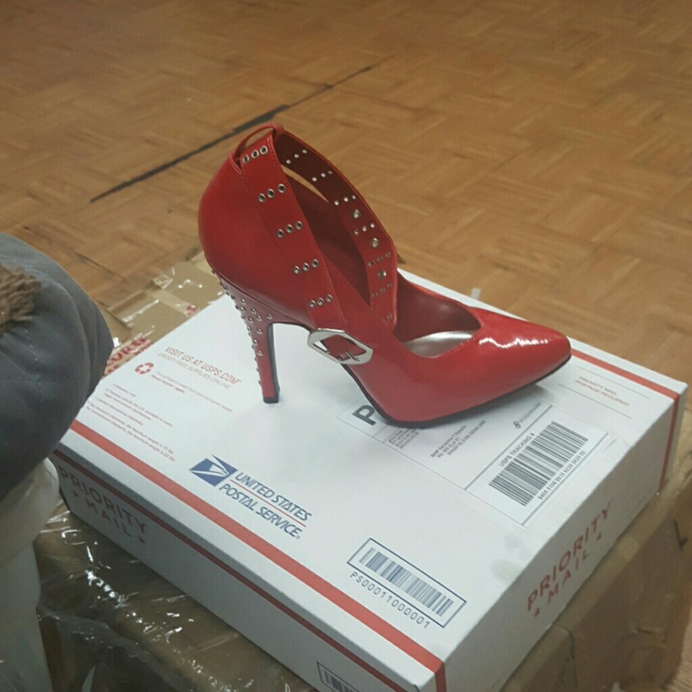 High heel pumps