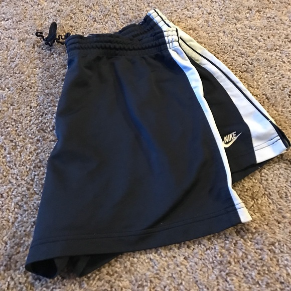Nike shorts - Picture 3 of 3