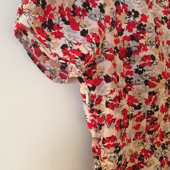 Size Small floral, lined dress by Tulle - Picture 4 of 4