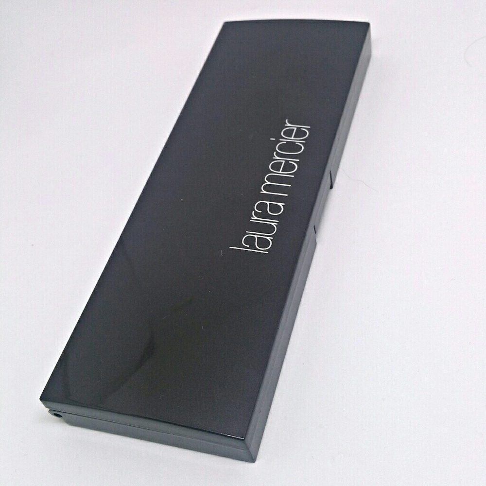 Laura mercier Eyeshadow palette replaceable