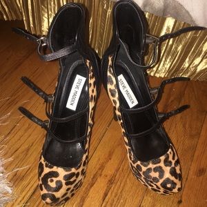Steve madden leopard print pumps