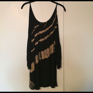 CUTE open-shoulder tie dye going out top!