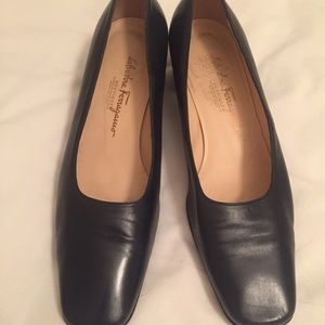 Vintage Salvatore Ferragamo pump shoes