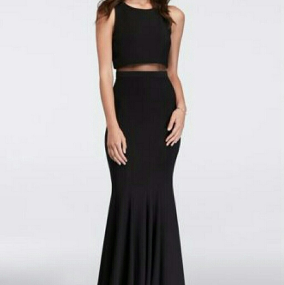 BRAND NEW WITHOUT TAG ELEGANT DRESS/GOWN
