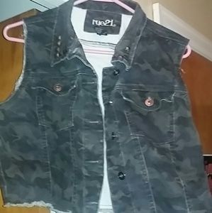 Jean Vest