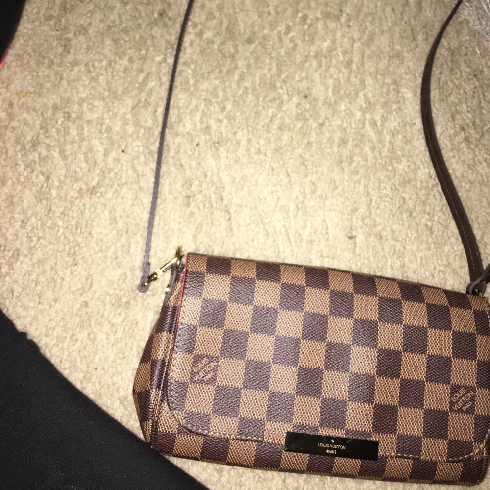 Louis v cross body
