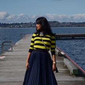 Bright yellow 3/4 sleeve sweater