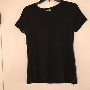 Black Old Navy Ladies Cut Crew Neck Tee w/ Pocket