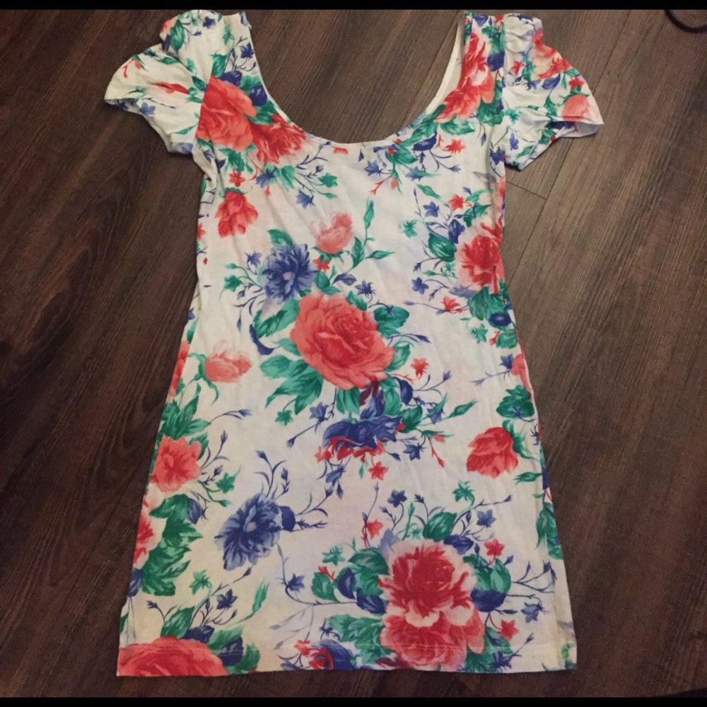 Floral mini dress, it can also be worn as a shirt
