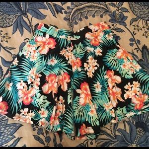 Great condition! PINK brand only worn 1 time (: