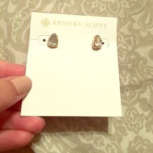 Kendra Scott Hazel studs clear iridescent