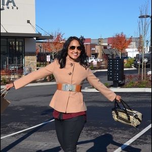 Jacket will frill color.