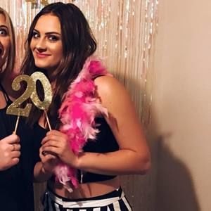 Meet your Posher, Taylor