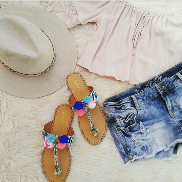 //The Ariel// Blue pom pom Thong Sandal - Picture 2 of 4