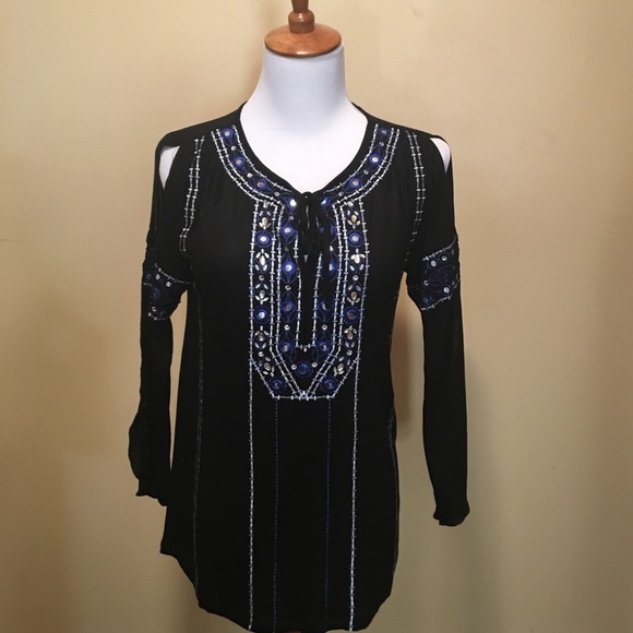 INC Black and blue boho style cold shoulder top - Picture 5 of 6