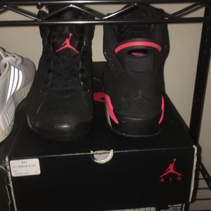 Jordan 6 black infrareds