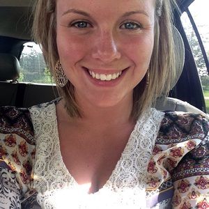 Meet your Posher, Brooke