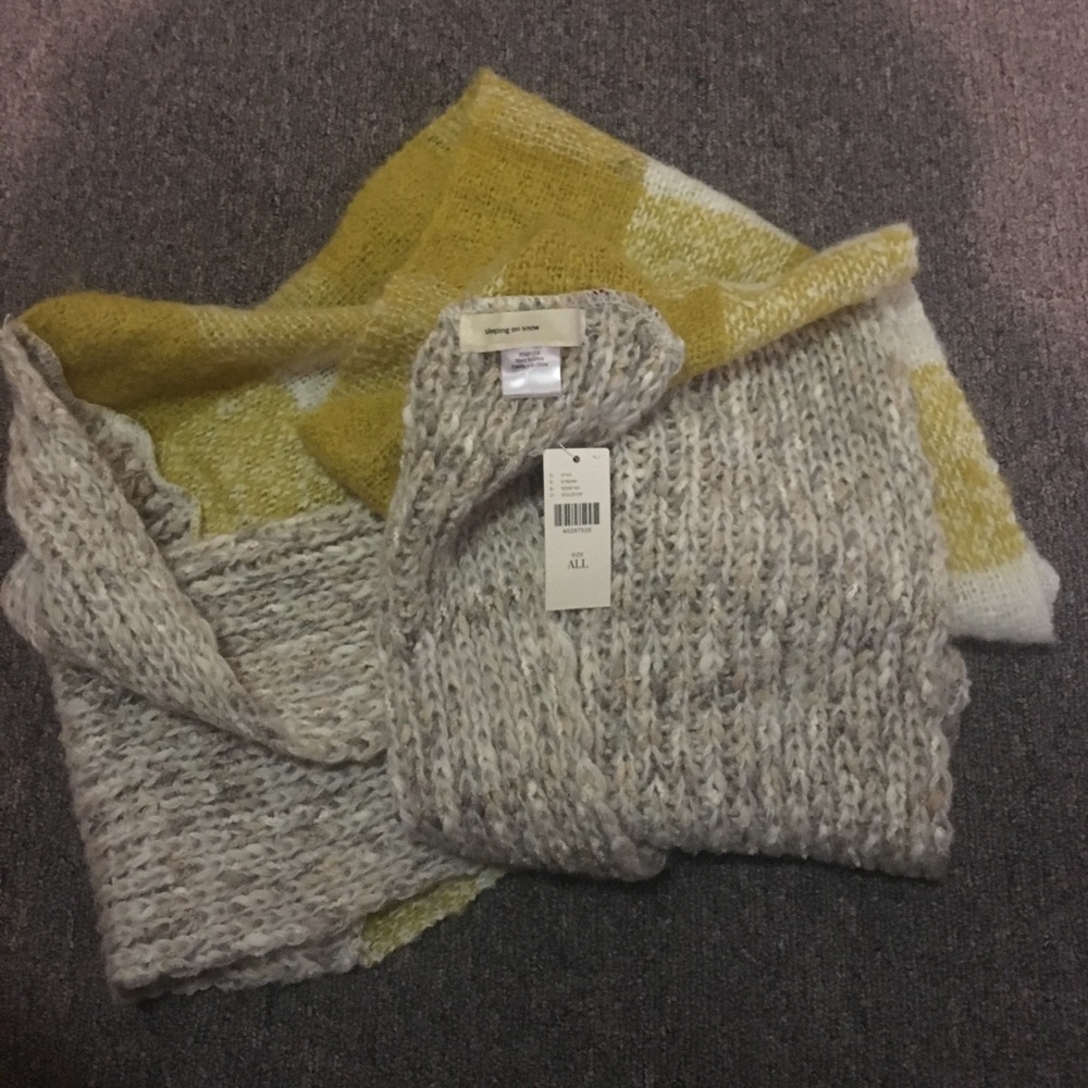 Anthropologie Circle Scarf SOFT!