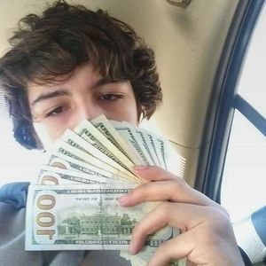 Meet your Posher, Cameron