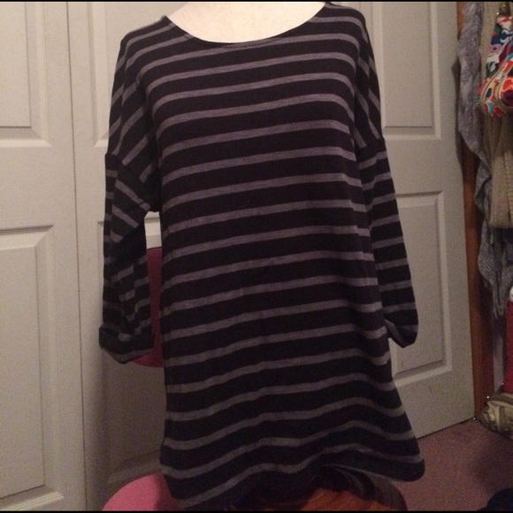 Black and gray 3/4 sleeve shirt Ann TAylor - Picture 1 of 3
