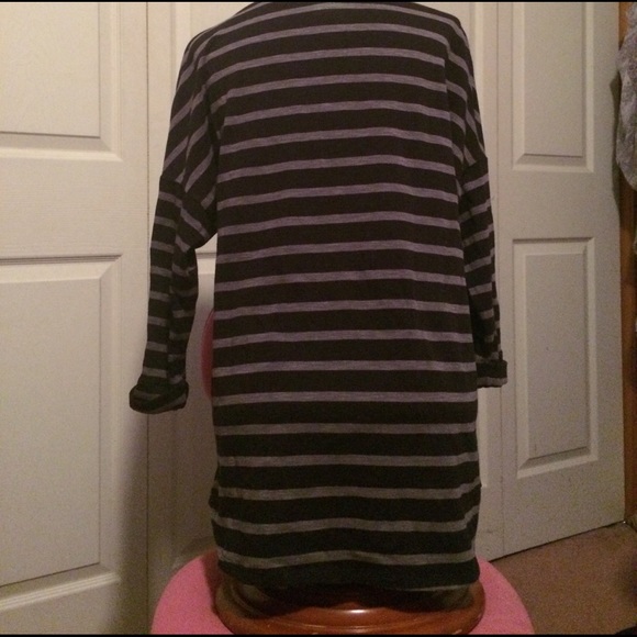 Black and gray 3/4 sleeve shirt Ann TAylor - Picture 2 of 3