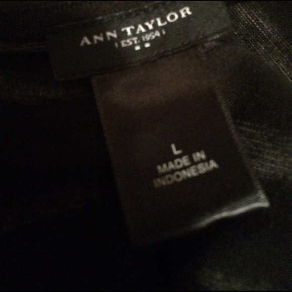 Black and gray 3/4 sleeve shirt Ann TAylor - Picture 3 of 3