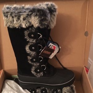 Khombu Nellie Fur Black Boots new 7
