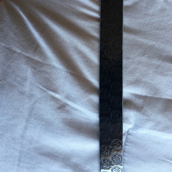 Micheal kors belt reversible - Picture 2 of 3