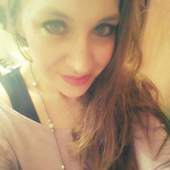 Meet your Posher, Crystal - Picture 2 of 8