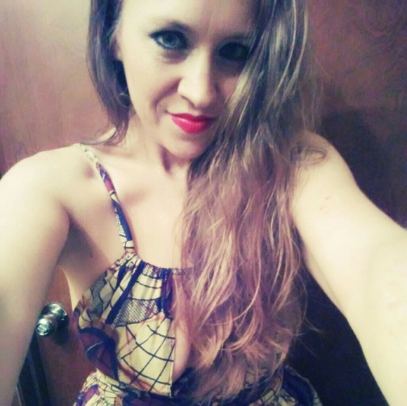 Meet your Posher, Crystal - Picture 3 of 8