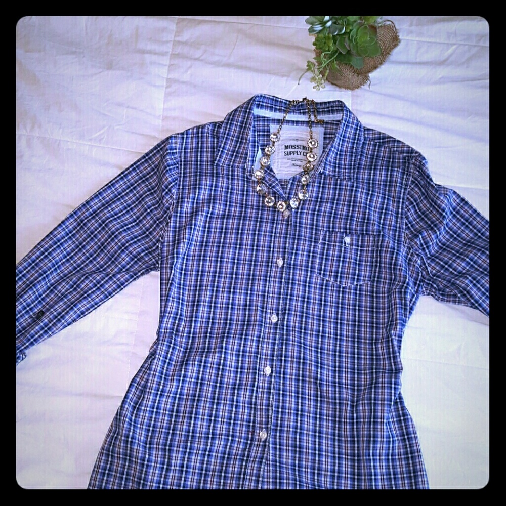 Plaid long sleeved shirt
