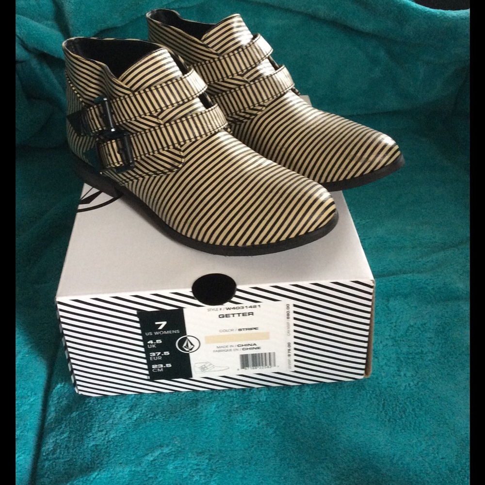 Volcom Women's "Getter Boot"