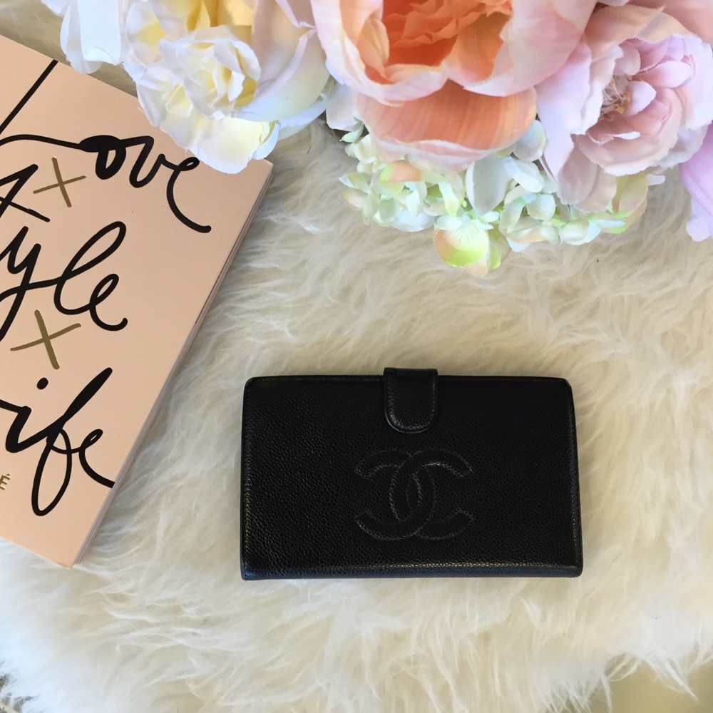 Chanel wallet - black