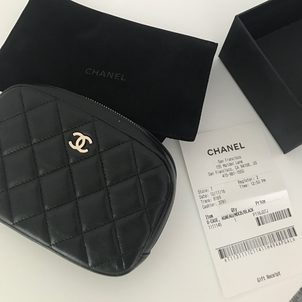 chanel pouch