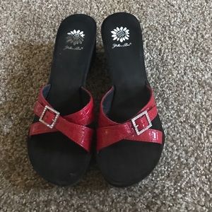 Red yellow box wedge sandal